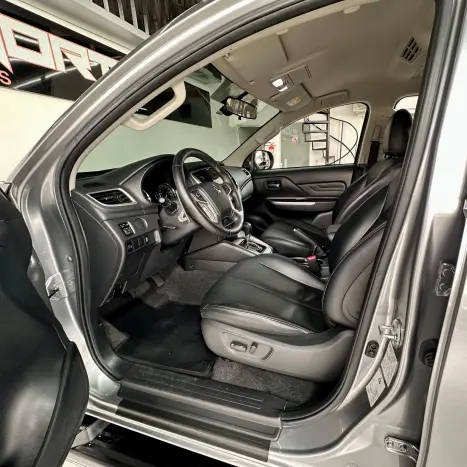 MITSUBISHI L 200 Triton 2.4 16V SPORT HPE TOP 4X4 CABINE DUPLA TURBO DIESEL AUTOM�TICO, Foto 37