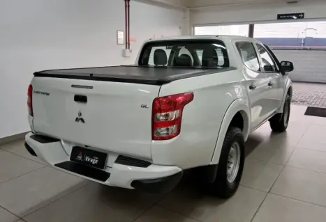 MITSUBISHI L 200 Triton 2.4 16V SPORT GL CABINE DUPLA TURBO DIESEL, Foto 4