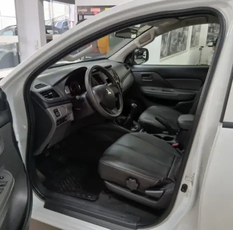 MITSUBISHI L 200 Triton 2.4 16V SPORT GL CABINE DUPLA TURBO DIESEL, Foto 7