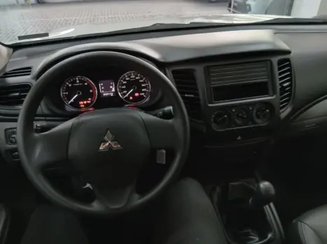 MITSUBISHI L 200 Triton 2.4 16V SPORT GL CABINE DUPLA TURBO DIESEL, Foto 9