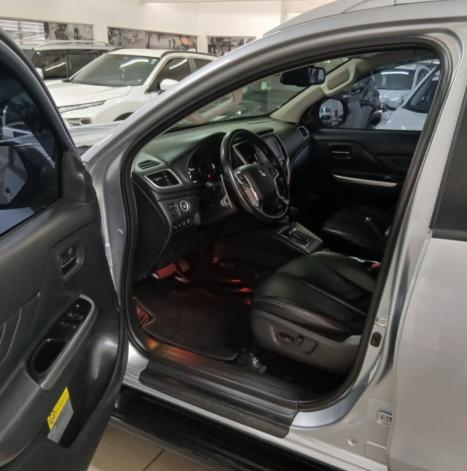MITSUBISHI L 200 Triton 2.4 16V SPORT HPE-S 4X4 CABINE DUPLA TURBO DIESEL AUTOM�TICO, Foto 7