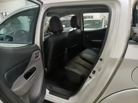 MITSUBISHI L 200 Triton 2.4 16V SPORT HPE 4X4 CABINE DUPLA TURBO DIESEL AUTOM�TICO, Foto 10