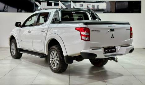 MITSUBISHI L 200 Triton 2.4 16V SPORT HPE-S 4X4 CABINE DUPLA TURBO DIESEL AUTOM�TICO, Foto 4