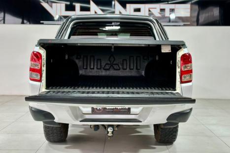 MITSUBISHI L 200 Triton 2.4 16V SPORT HPE-S 4X4 CABINE DUPLA TURBO DIESEL AUTOM�TICO, Foto 7