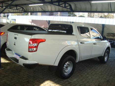 MITSUBISHI L 200 Triton 3.2 16V GL 4X4 CABINE DUPLA TURBO DIESEL INTERCOOLER, Foto 2