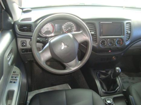 MITSUBISHI L 200 Triton 3.2 16V GL 4X4 CABINE DUPLA TURBO DIESEL INTERCOOLER, Foto 7
