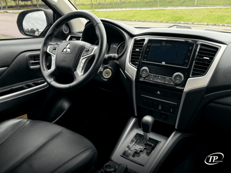 MITSUBISHI L 200 Triton 2.4 16V SPORT HPE 4X4 CABINE DUPLA TURBO DIESEL AUTOMÁTICO, Foto 7