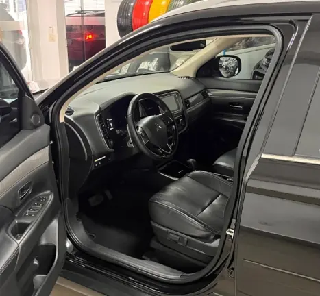 MITSUBISHI Outlander 3.0 V6 24V 4P HPE-S AWD AUTOM�TICO, Foto 7
