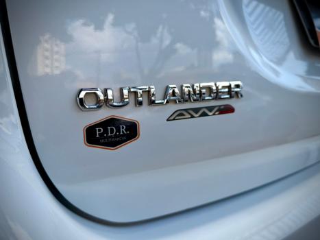 MITSUBISHI Outlander 3.0 V6 24V 4P HPE-S AWD AUTOM�TICO, Foto 11