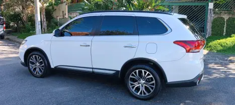 MITSUBISHI Outlander 2.2 16V 4P 4X4 DIESEL 7 LUGARES AUTOM�TICO, Foto 1