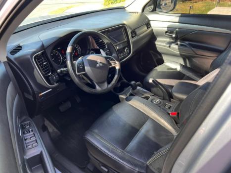 MITSUBISHI Outlander 3.0 V6 24V 4P GT 4X4 AUTOM�TICO, Foto 3