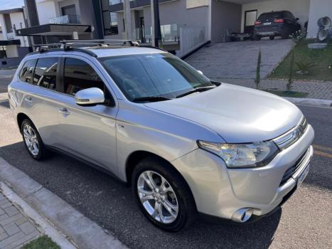 MITSUBISHI Outlander 3.0 V6 24V 4P GT 4X4 AUTOM�TICO, Foto 5