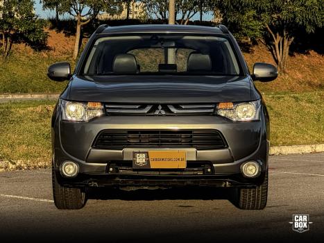 MITSUBISHI Outlander 3.0 V6 24V 4P GT 4X4 AUTOM�TICO, Foto 2
