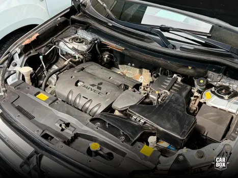 MITSUBISHI Outlander 2.0 16V 4P AUTOM�TICO, Foto 18