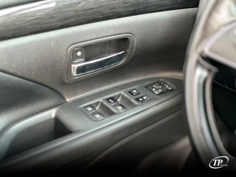 MITSUBISHI Outlander 2.0 16V 4P AUTOM�TICO, Foto 13