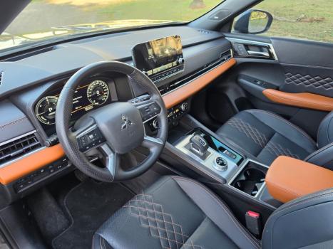 MITSUBISHI Outlander 2.4 16V 4P 4X4 AUTOM�TICO, Foto 18