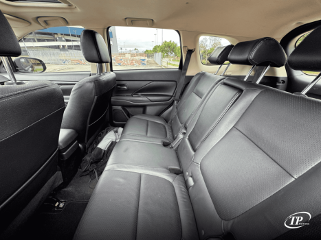 MITSUBISHI Outlander 3.0 V6 24V 4P GT 4X4 AUTOMÁTICO, Foto 7
