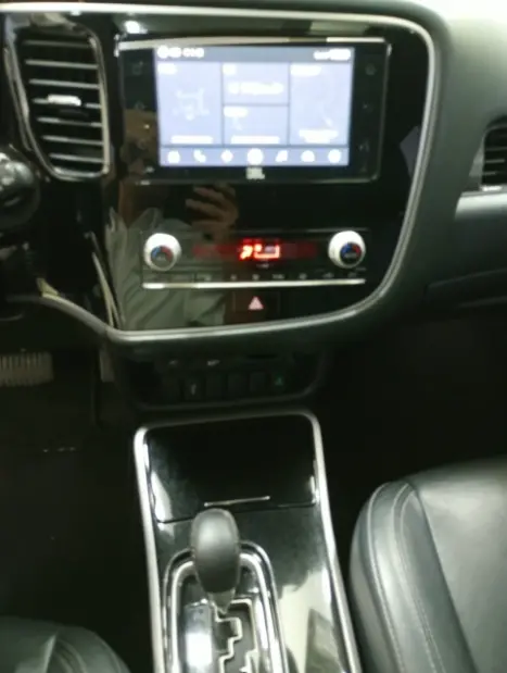 MITSUBISHI Outlander 3.0 V6 24V 4P HPE-S AWD 7 LUGARES AUTOMÁTICO, Foto 12