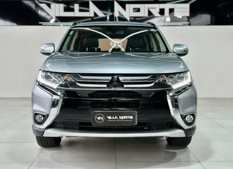 MITSUBISHI Outlander 3.0 V6 24V 4P HPE-S AWD 7 LUGARES AUTOMÁTICO, Foto 2