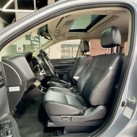 MITSUBISHI Outlander 3.0 V6 24V 4P HPE-S AWD 7 LUGARES AUTOMÁTICO, Foto 8