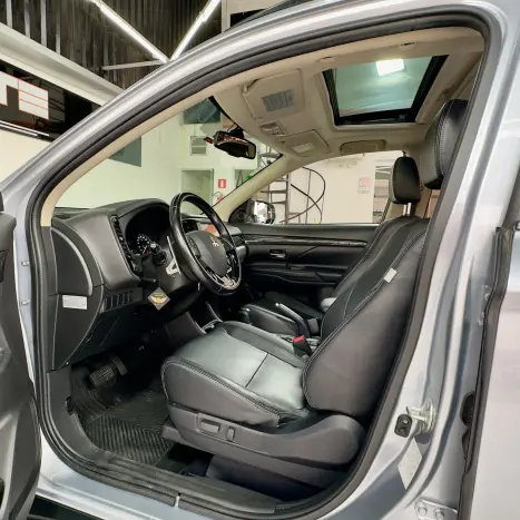 MITSUBISHI Outlander 3.0 V6 24V 4P HPE-S AWD 7 LUGARES AUTOMÁTICO, Foto 11