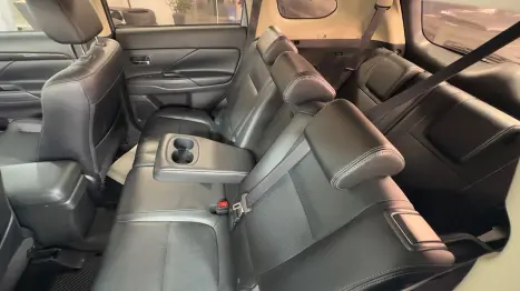 MITSUBISHI Outlander 3.0 V6 24V 4P HPE-S AWD 7 LUGARES AUTOMÁTICO, Foto 20