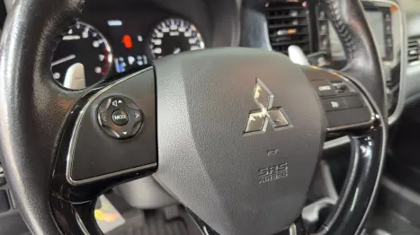 MITSUBISHI Outlander 3.0 V6 24V 4P HPE-S AWD 7 LUGARES AUTOMÁTICO, Foto 21