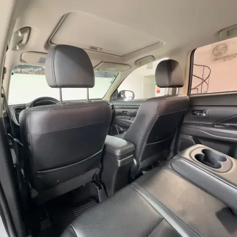 MITSUBISHI Outlander 3.0 V6 24V 4P HPE-S AWD 7 LUGARES AUTOMÁTICO, Foto 23