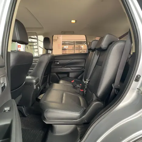 MITSUBISHI Outlander 3.0 V6 24V 4P HPE-S AWD 7 LUGARES AUTOMÁTICO, Foto 27