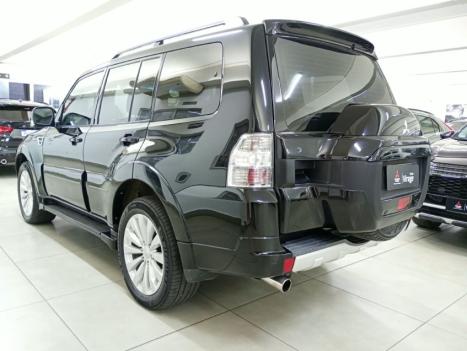 MITSUBISHI Pajero 3.2 16V 4P 4X4 7 LUGARES HPE TURBO DIESEL INTERCOOLER AUTOMÁTICO, Foto 3