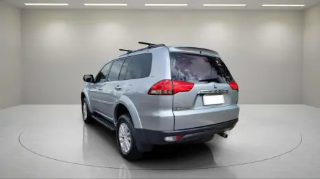 MITSUBISHI Pajero Dakar 3.5 V6 24V 4P HPE FLEX 4X4 7 LUGARES AUTOM�TICO, Foto 3