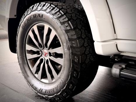 MITSUBISHI Pajero Dakar 3.2 16V 4P HPE 4X4  7 LUGARES TURBO INTECOOLER DIESEL AUTOM�TICO, Foto 23