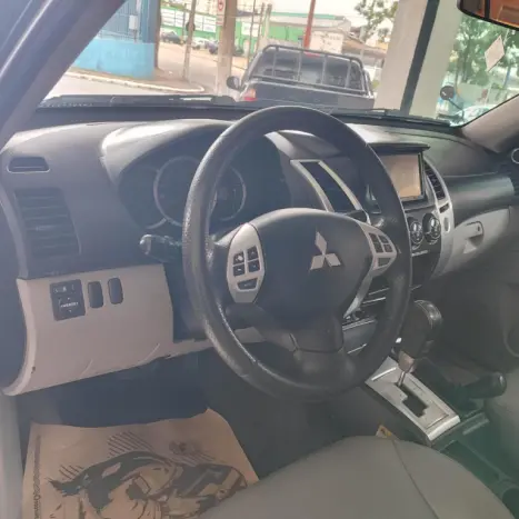 MITSUBISHI Pajero Dakar 3.2 16V 4P HPE 4X4  7 LUGARES TURBO INTECOOLER DIESEL AUTOM�TICO, Foto 8