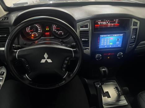 MITSUBISHI Pajero Full 3.8 V6 24V 4P HPE 4X4 AUTOM�TICO, Foto 9