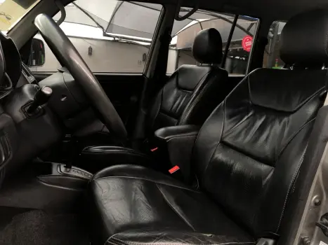 MITSUBISHI Pajero TR4 2.0 16V 4P 4X4 AUTOMTICO, Foto 4