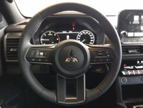 MITSUBISHI Triton 2.4 KATANA BITURBO DIESEL CABINE DUPLA 4X4 AUTOM�TICO, Foto 11