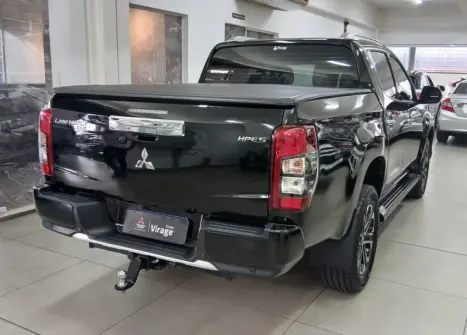 MITSUBISHI Triton 2.4 HPE BITURBO DIESEL CABINE DUPLA 4X4 AUTOM�TICO, Foto 4