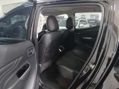 MITSUBISHI Triton 2.4 HPE BITURBO DIESEL CABINE DUPLA 4X4 AUTOM�TICO, Foto 10