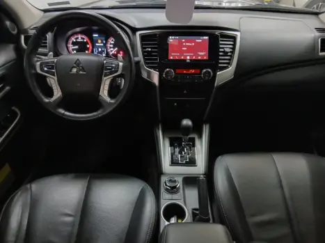 MITSUBISHI Triton 2.4 HPE BITURBO DIESEL CABINE DUPLA 4X4 AUTOM�TICO, Foto 11