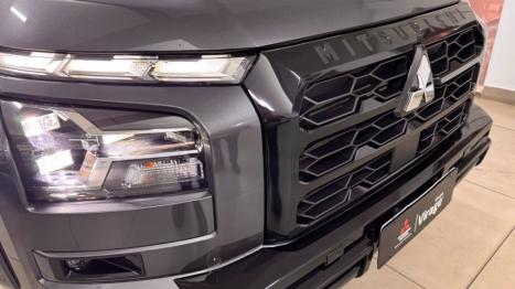 MITSUBISHI Triton 2.4 KATANA SR80 HPE BITURBO DIESEL CABINE DUPLA 4X4 AUTOM�TICO, Foto 5
