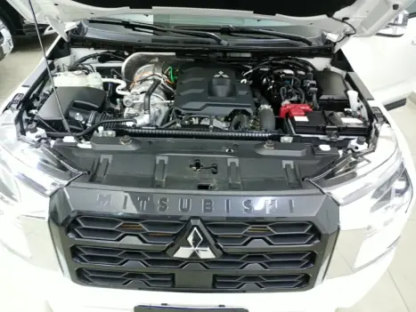 MITSUBISHI Triton 2.4 HPE BITURBO DIESEL CABINE DUPLA 4X4 AUTOMÁTICO, Foto 12