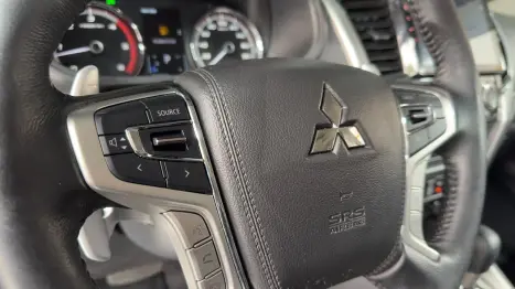 MITSUBISHI Triton 2.4 HPE-S BITURBO DIESEL CABINE DUPLA 4X4 AUTOMÁTICO, Foto 11