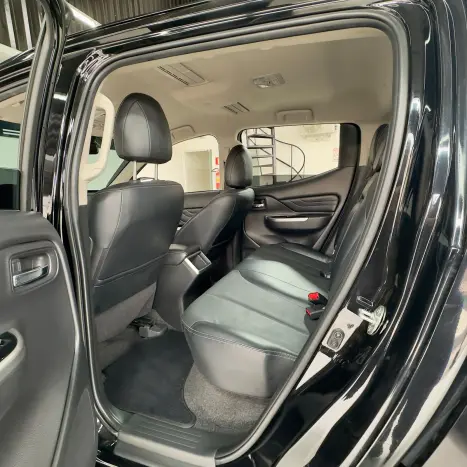 MITSUBISHI Triton 2.4 HPE-S BITURBO DIESEL CABINE DUPLA 4X4 AUTOMÁTICO, Foto 21