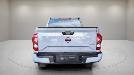 NISSAN Frontier 2.3 16V PRO4X CABINE DUPLA 4X4 BI-TURBO DIESEL AUTOMTICO, Foto 4