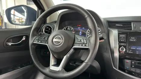 NISSAN Frontier 2.3 16V PLATINUM CABINE DUPLA 4X4 BI-TURBO DIESEL AUTOM�TICO, Foto 8