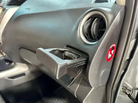 NISSAN Frontier 2.3 16V LE 4X4 CABINE DUPLA BI-TURBO DIESEL AUTOM�TICO, Foto 9