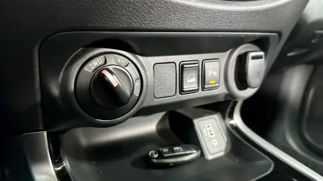 NISSAN Frontier 2.3 16V LE 4X4 CABINE DUPLA BI-TURBO DIESEL AUTOM�TICO, Foto 20