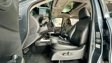 NISSAN Frontier 2.3 16V LE 4X4 CABINE DUPLA BI-TURBO DIESEL AUTOM�TICO, Foto 30