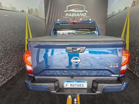 NISSAN Frontier 2.3 16V PLATINUM CABINE DUPLA 4X4 BI-TURBO DIESEL AUTOM�TICO, Foto 9