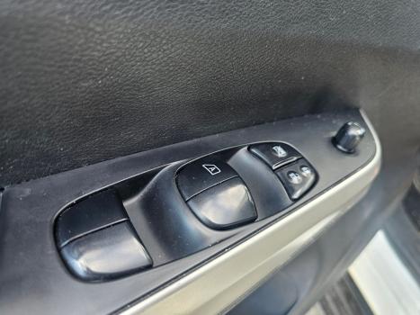 NISSAN Frontier 2.3 ATTACK CABINE DUPLA 4X4 BI-TURBO DIESEL AUTOM�TICO, Foto 11